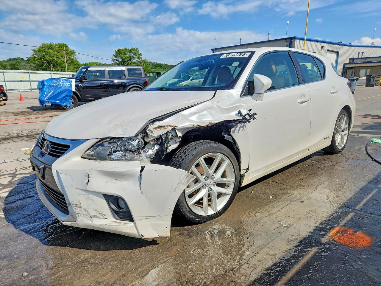 2015 Lexus CT 200h, VIN JTHKD5BH4F2212134 — Front end