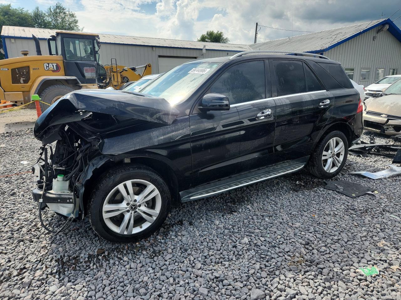 2013 Mercedes-Benz M 350, VIN 4JGDA5HBXDA243408 — Front end