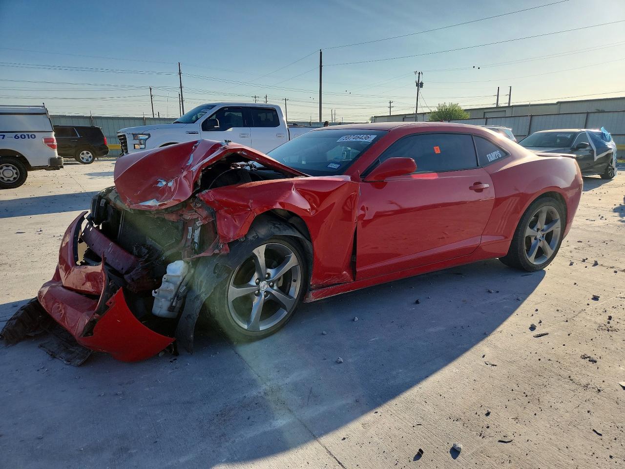 2014 Chevrolet Camaro LT, VIN 2G1FB1E35E9282381 — Перед