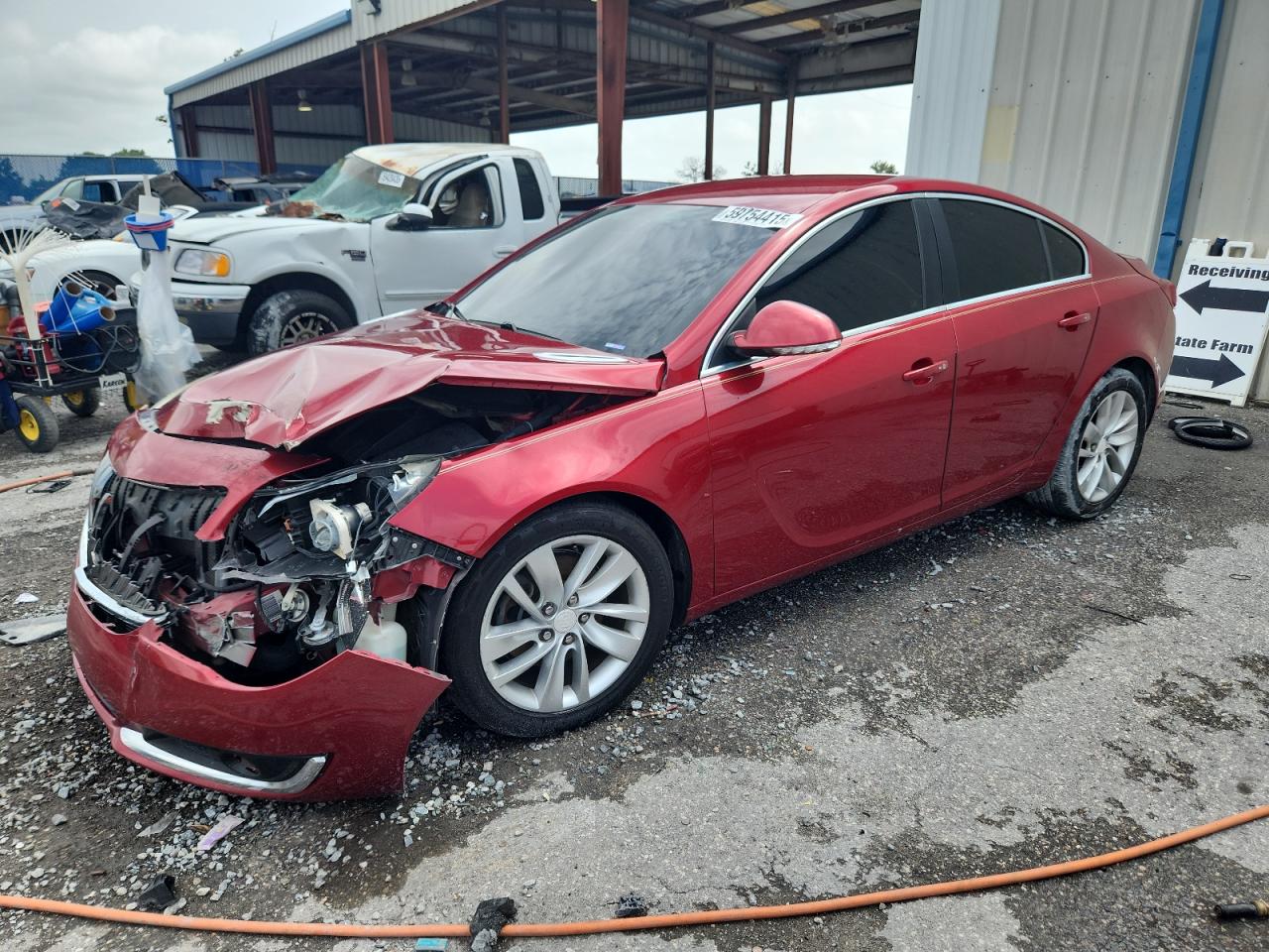 2015 Buick Regal Premium I, VIN 2G4GN5EX5F9167614 — Перед