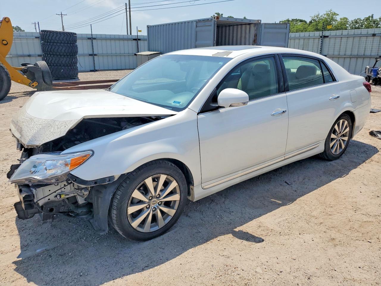 2011 Toyota Avalon Limited, VIN 4T1BK3DB3BU410167 — Front end