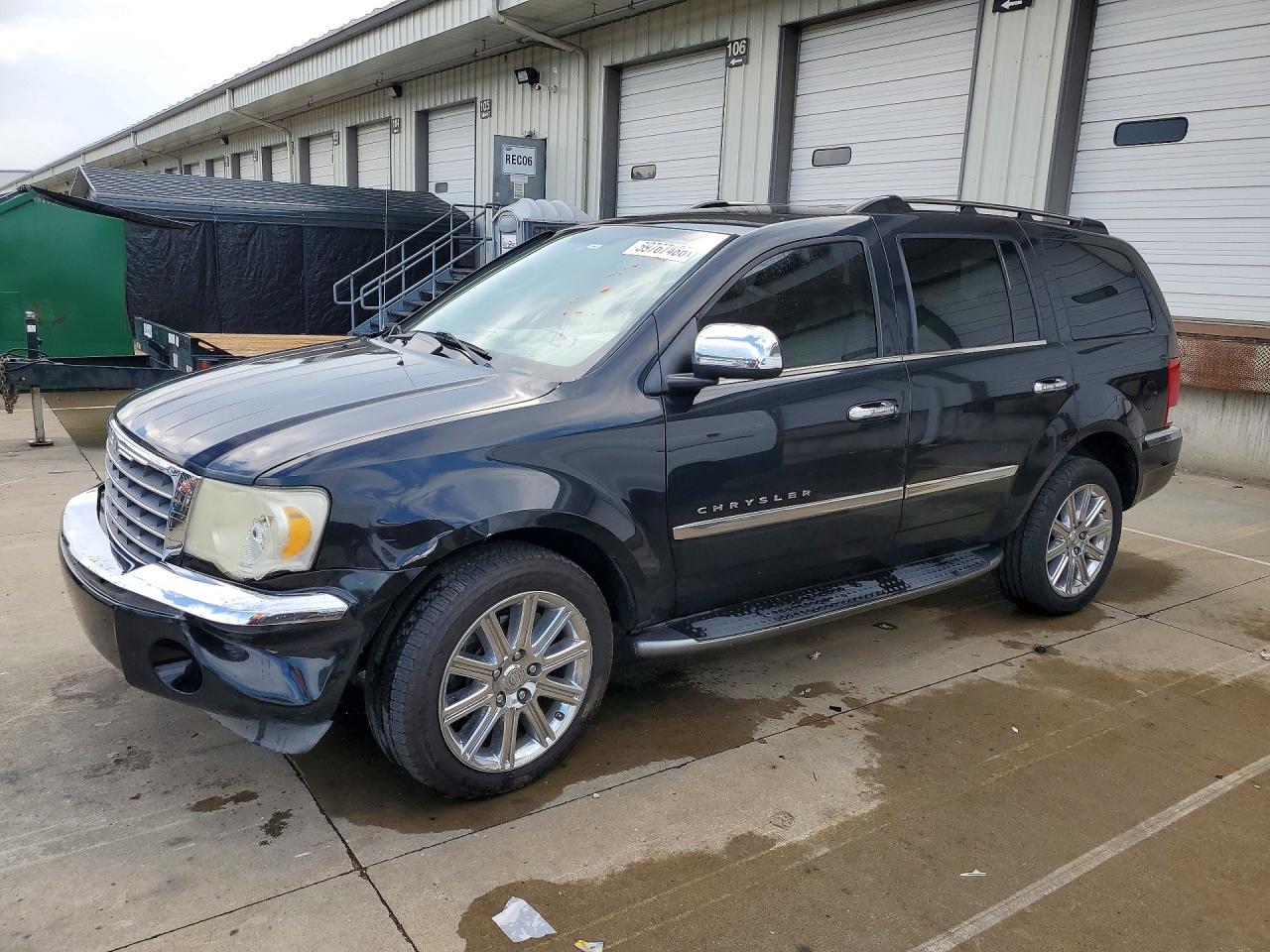 2007 Chrysler Aspen Limited, VIN 1A8HX58227F575699 — Перед