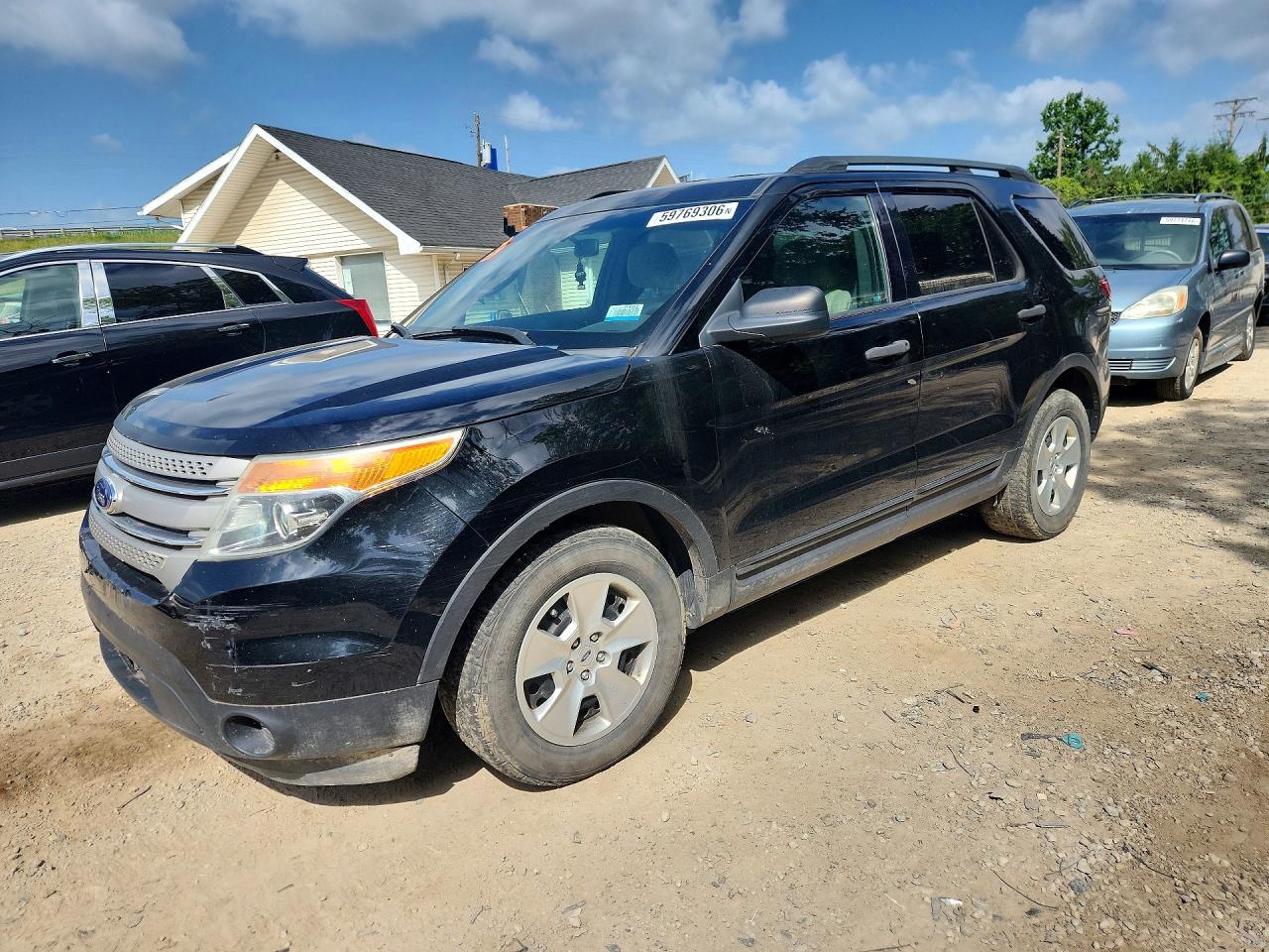 2012 Ford Explorer, VIN 1FMHK7B88CGA54758 — Minor dents and scratches