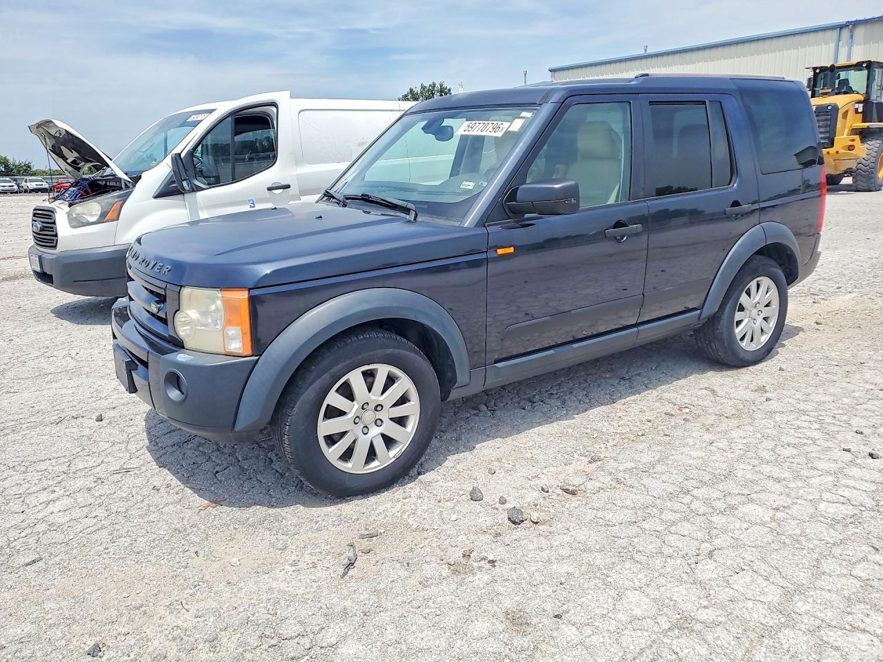 2005 Land Rover LR3 SE, VIN SALAE25405A320099 — Minor dents and scratches
