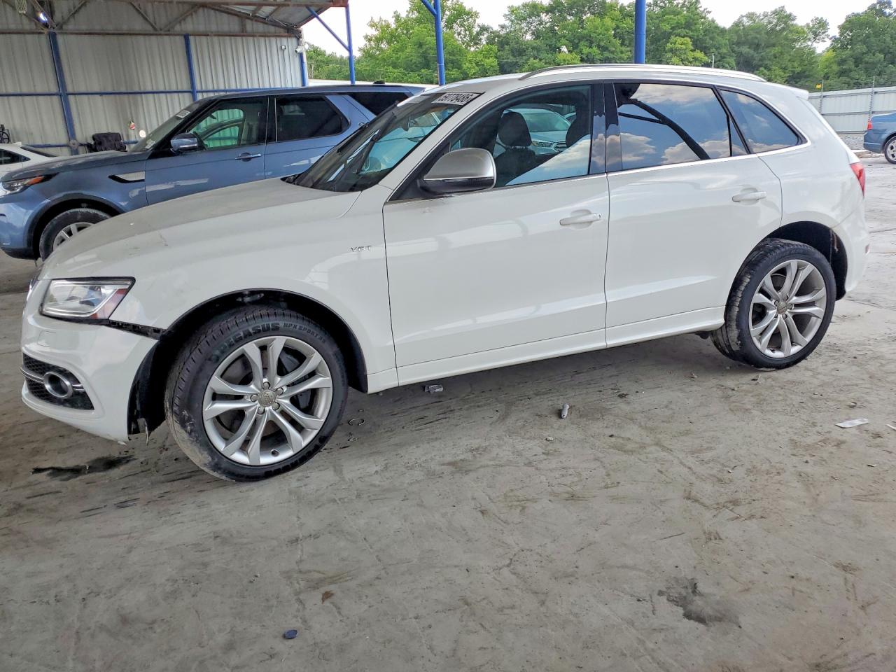 2014 Audi SQ5 Prestige, VIN WA1VGAFP0EA054955 — Front end
