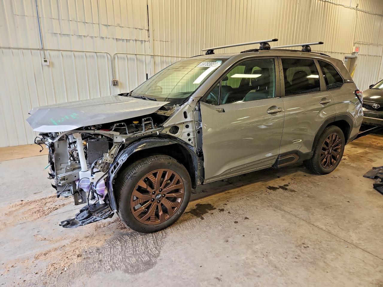 2025 Subaru Forester Special Sports, VIN JF2SLDHC5SH598517 — Перед
