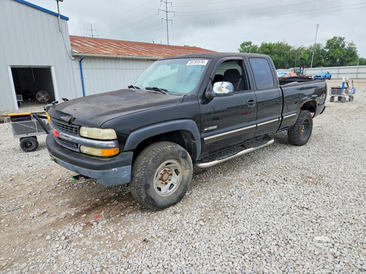 2002 Chevrolet Silverado 2500 LS, VIN 1GCGK29U62Z113055 — Rear end