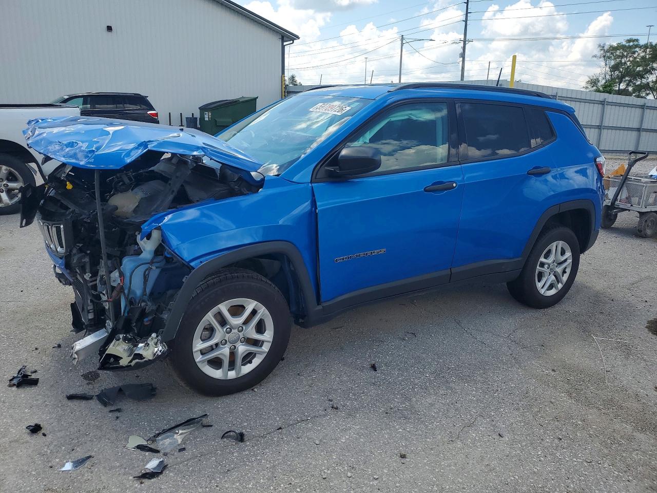 2018 Jeep Compass Sport, VIN 3C4NJDAB3JT373161 — Front end