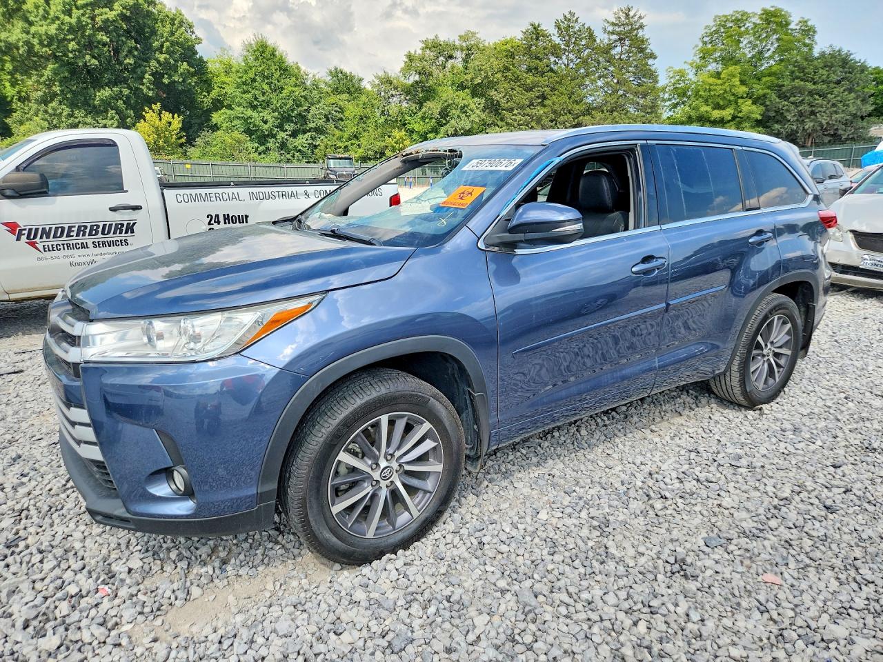 2018 Toyota Highlander XLE, VIN 5TDJZRFHXJS802565 — Roof
