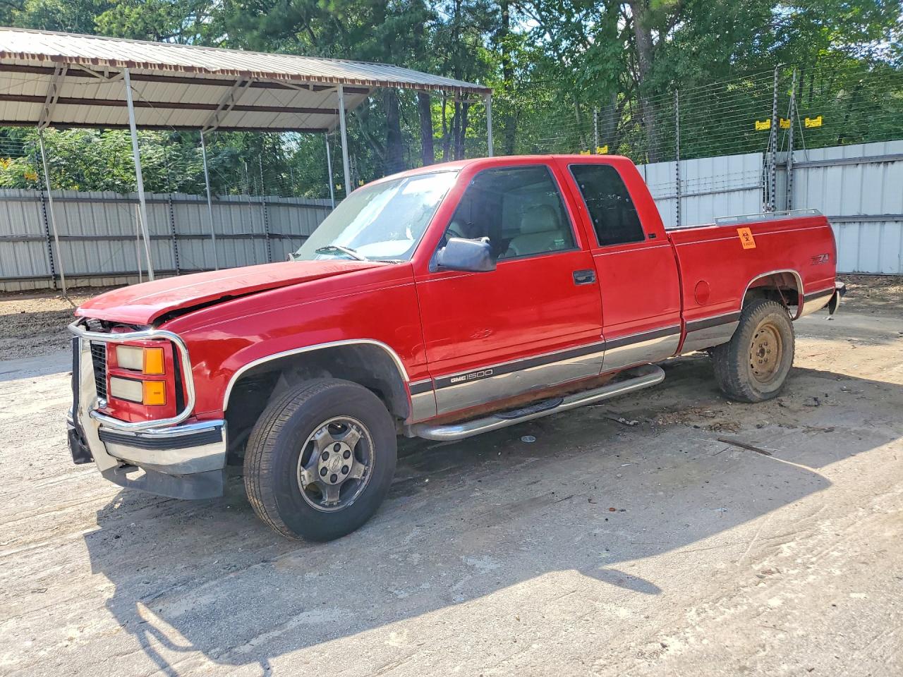 1996 GMC Sierra 1500, VIN 1GTEK19R3TE509272 — Front end