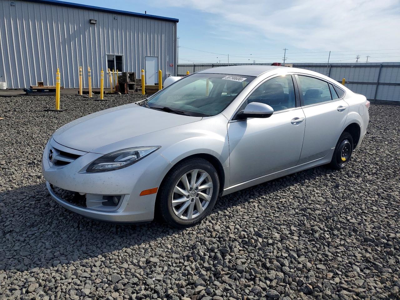 2013 Mazda 6 i Touring, VIN 1YVHZ8DHXD5M15322 — Front end