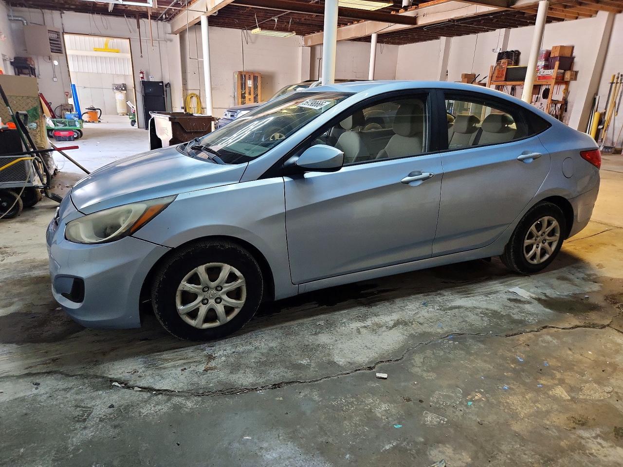 2014 Hyundai Accent GLS, VIN KMHCT4AE8EU660370 — Механическое