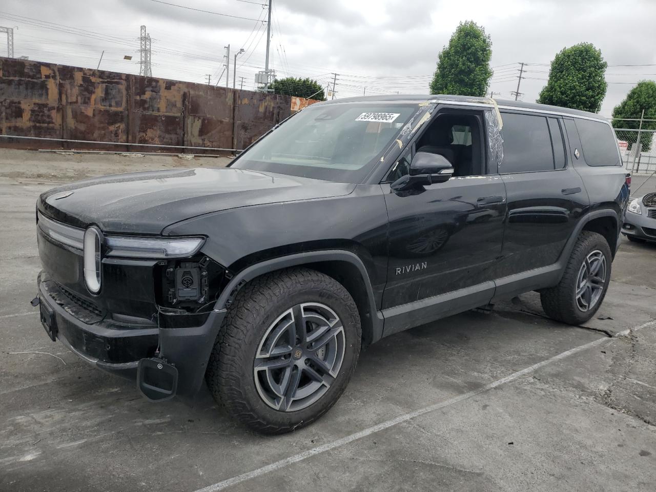 2025 Rivian R1S Adventure, VIN 7PDSGBBAXSN046844 — Rear end