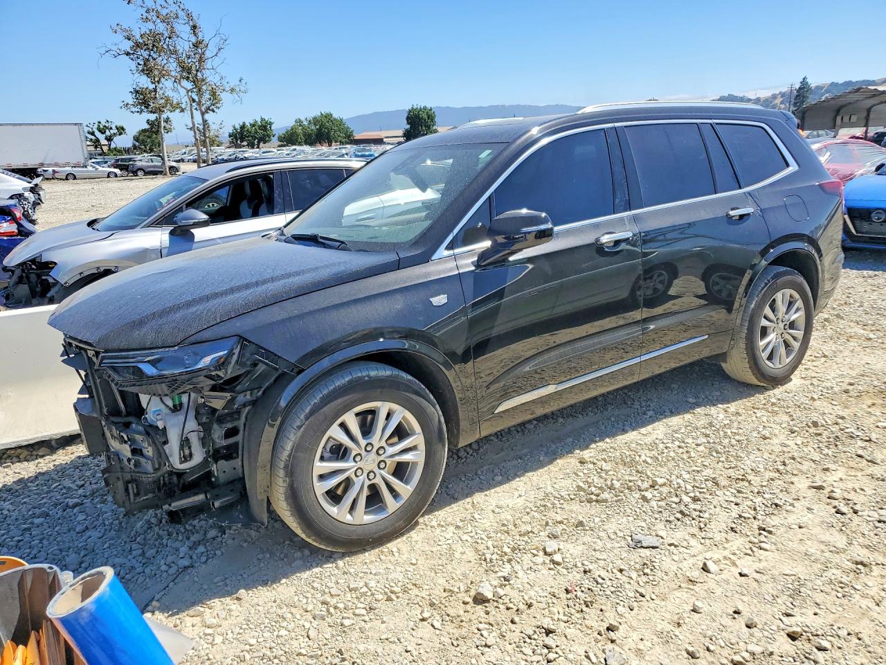 2025 Cadillac XT6 FWD Luxury, VIN 1GYKPAR4XSZ136970 — Front end