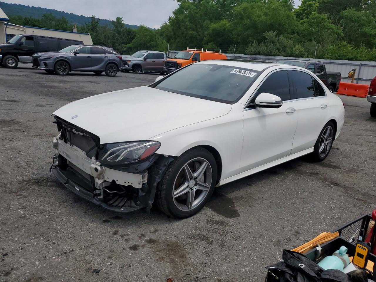 2017 Mercedes-Benz E 300 Luxury, VIN WDDZF4JB4HA053860 — Front end