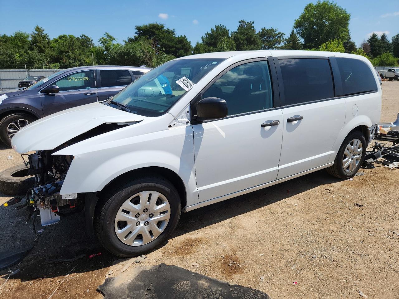 2020 Dodge Grand Caravan SE Plus, VIN 2C4RDGBG9LR183956 — Перед