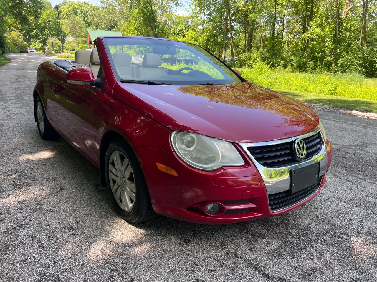 2008 Volkswagen Eos Turbo, VIN WVWBA71F28V053363 — Minor dents and scratches