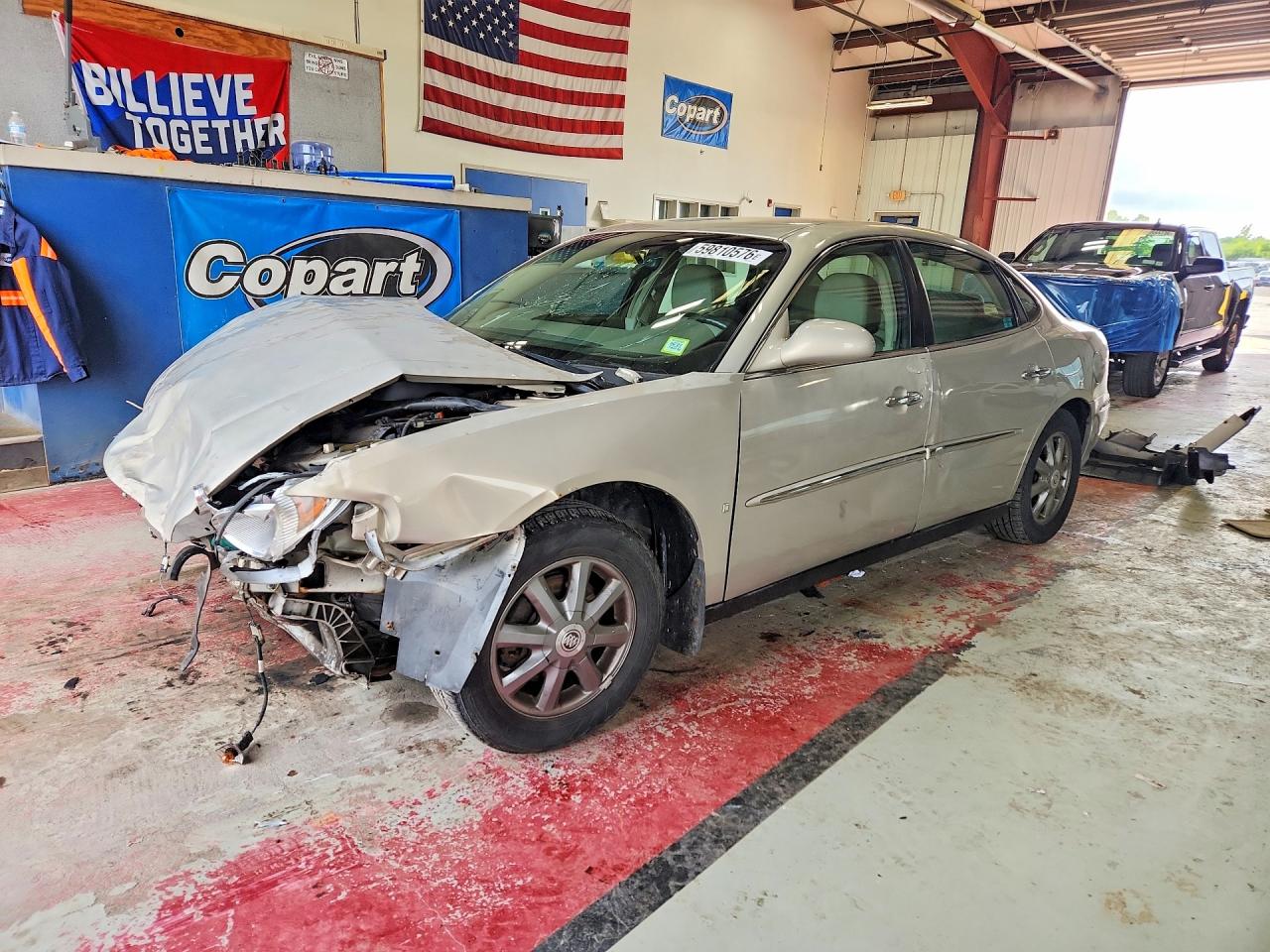 2009 Buick LaCrosse CX, VIN 2G4WC582191186178 — Бок