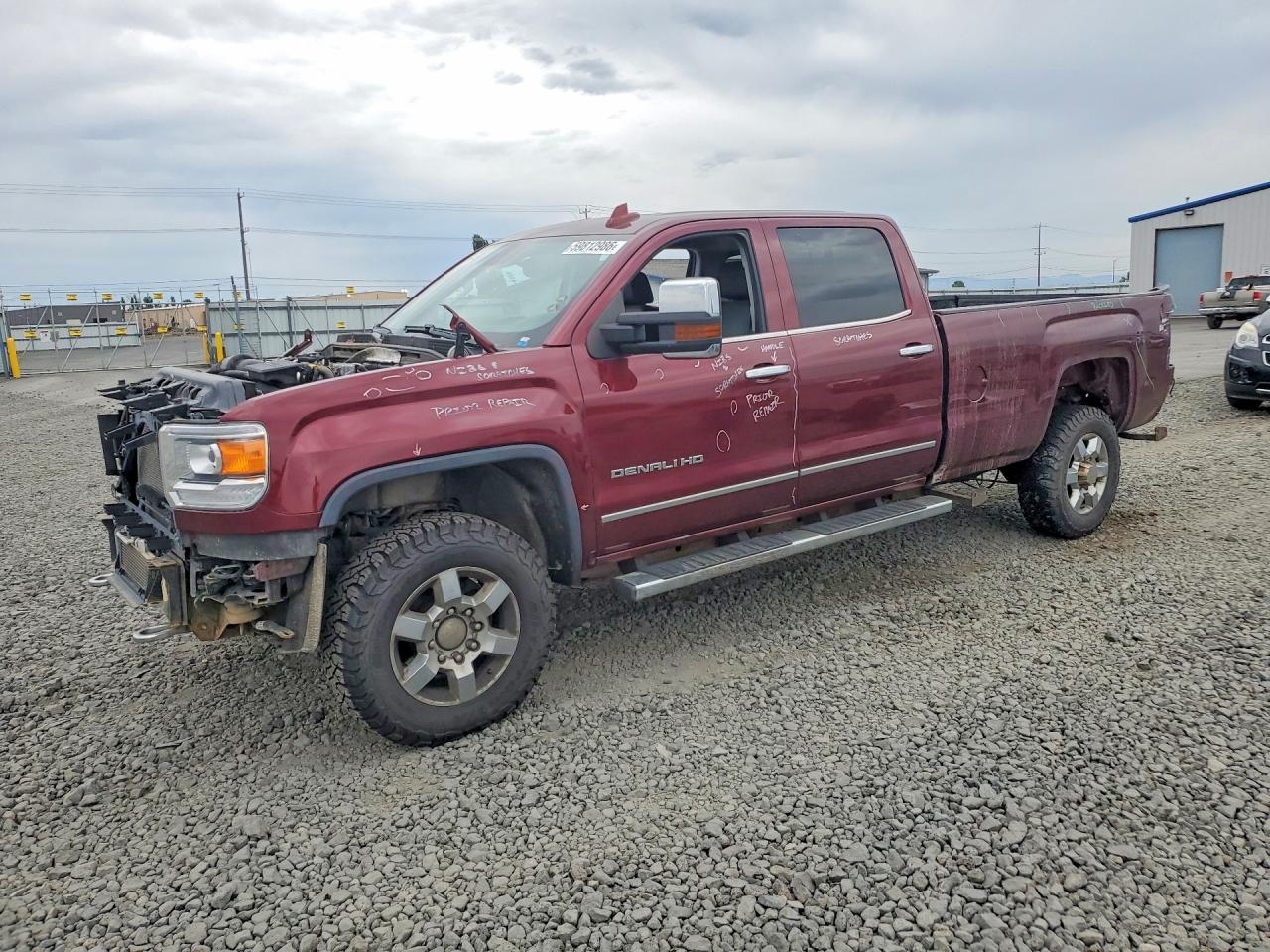 2017 GMC Sierra 3500HD Denali, VIN 1GT42YEY9HF113740 — Front end