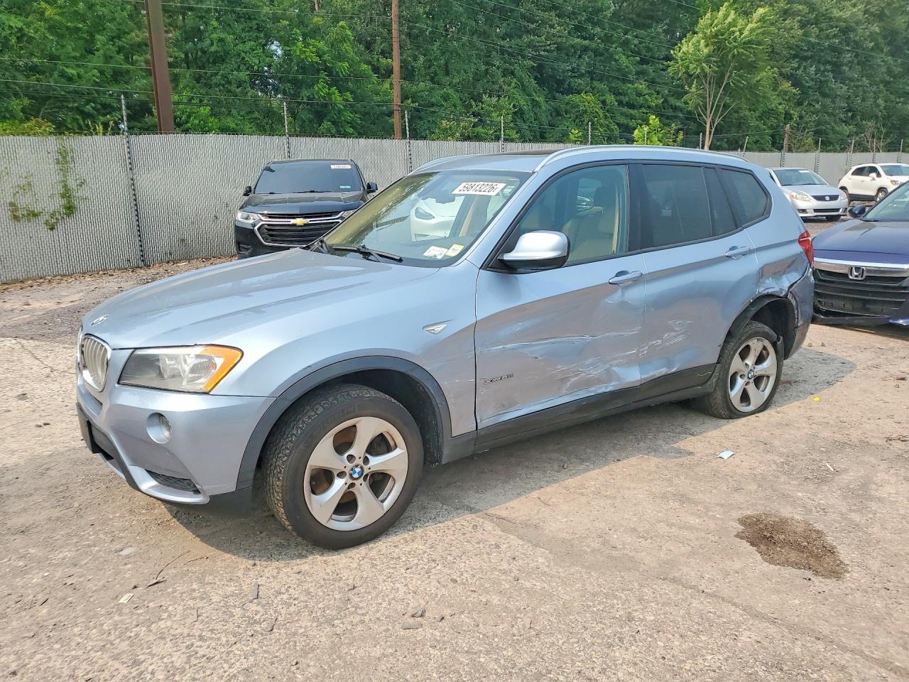 2012 BMW X3 28i, VIN 5UXWX5C56CL727428 — Side
