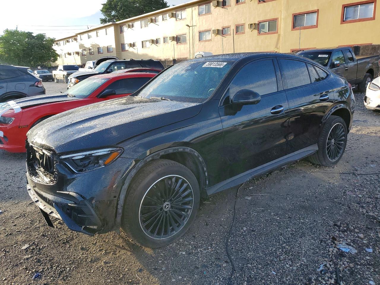2025 Mercedes-Benz GLC 300, VIN W1NKJ4HB4SF373781 — Перед