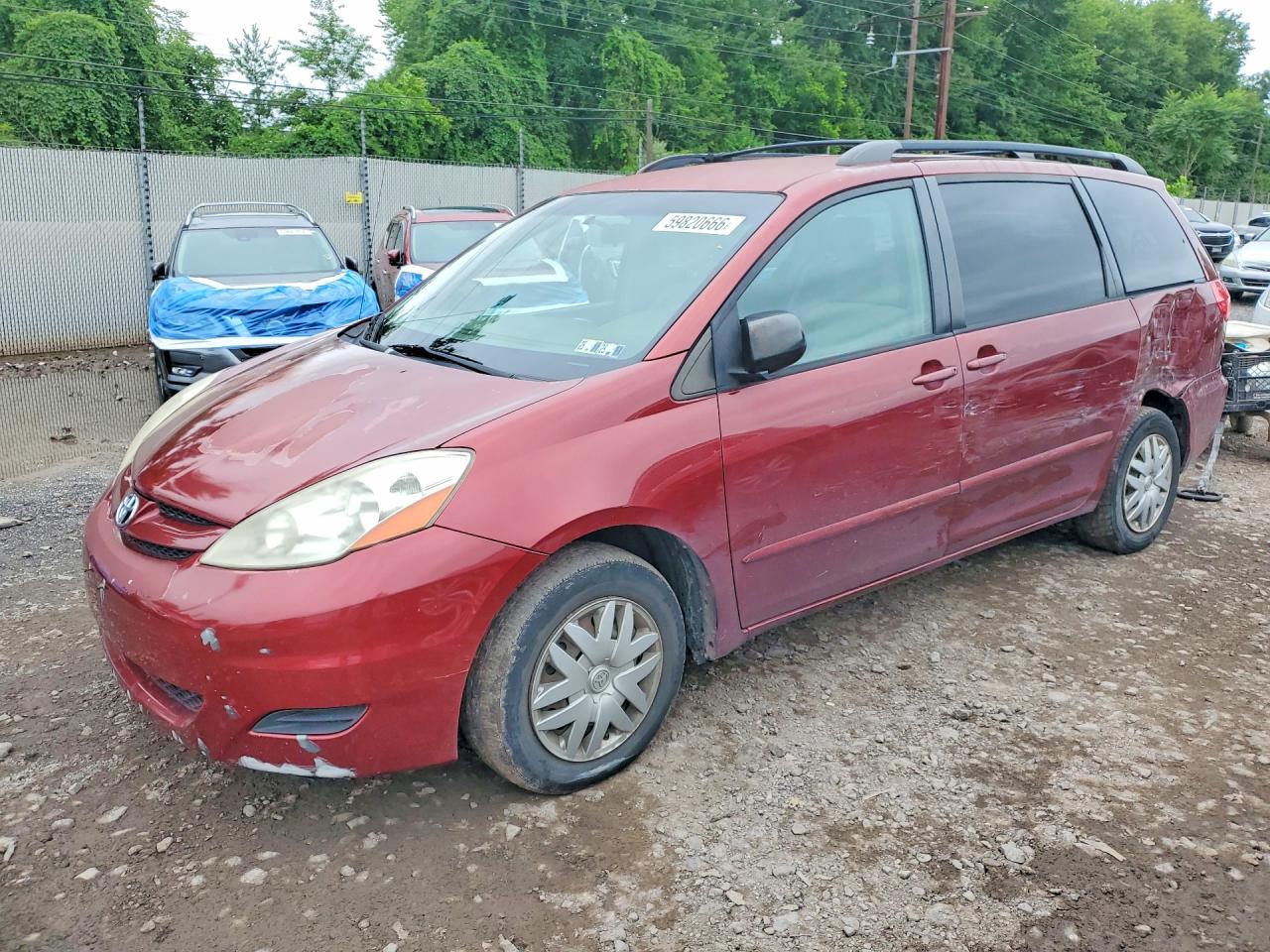 2007 Toyota Sienna LE, VIN 5TDZK23C47S065217 — Side