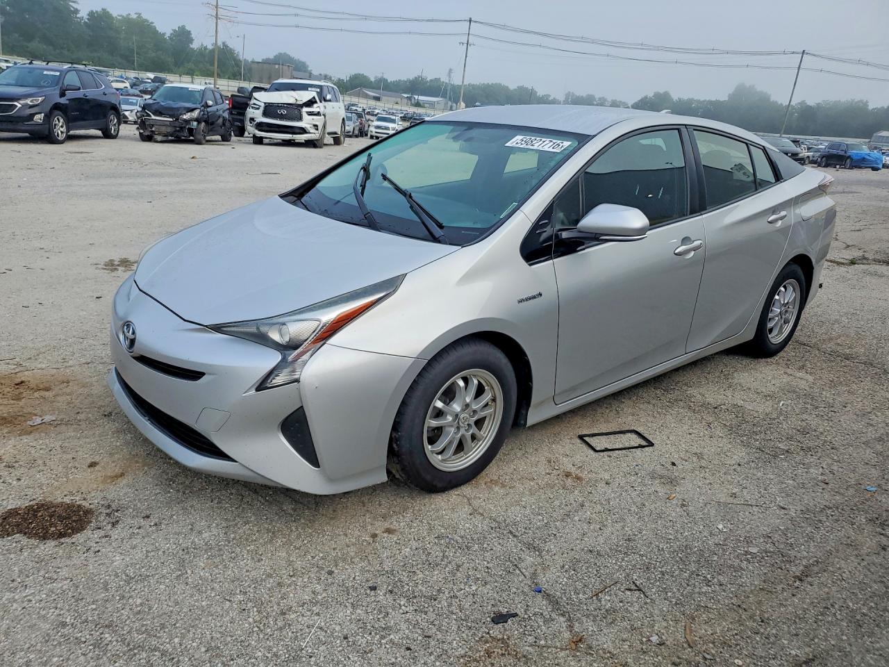 2016 Toyota Prius Three, VIN JTDKARFU0G3507798 — Front end