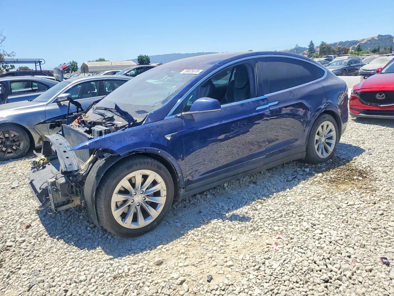 2018 Tesla Model X 75D, VIN 5YJXCAE20JF123676 — Front end