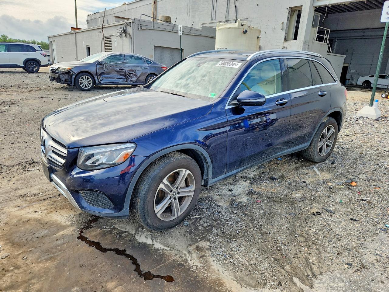 2019 Mercedes-Benz GLC 300, VIN WDC0G4KB1KF661449 — Front end
