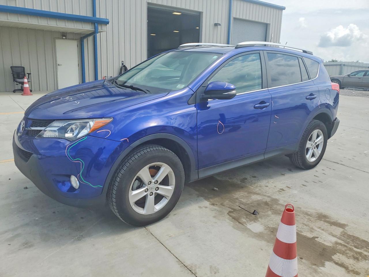 2014 Toyota RAV4 XLE, VIN 2T3RFREV4EW218444 — Rear end