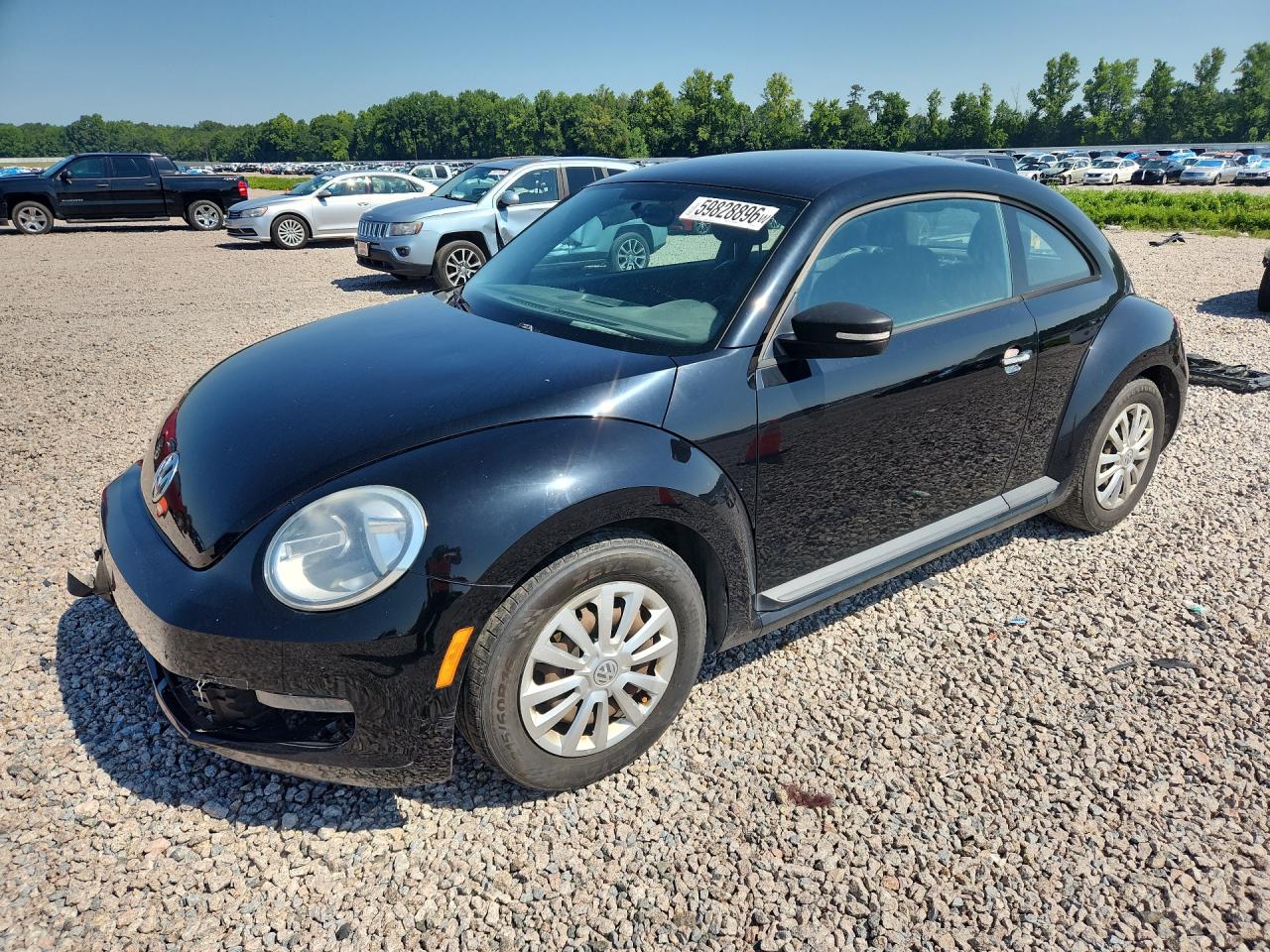 2012 Volkswagen Beetle Entry, VIN 3VWFP7AT6CM646231 — Front end