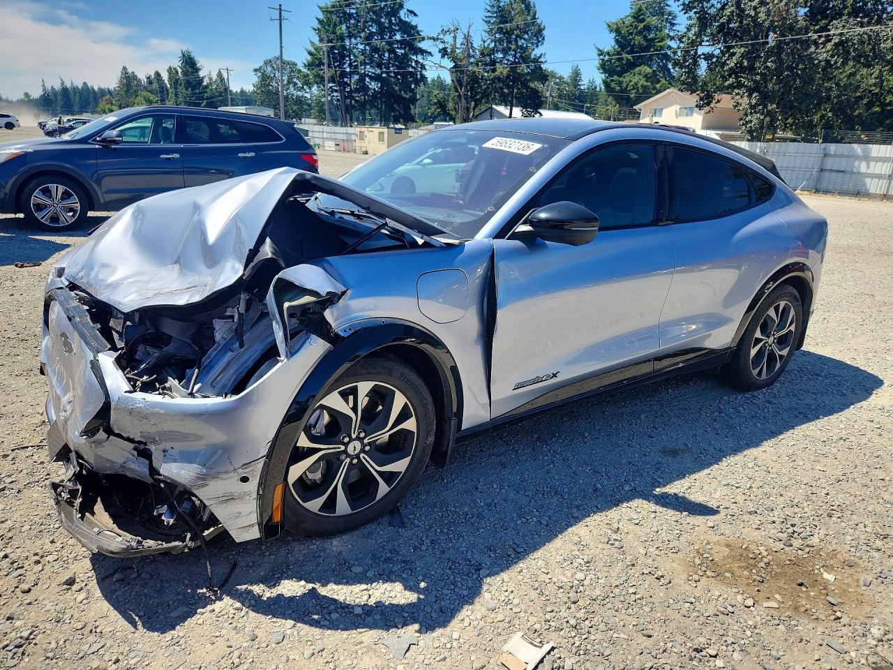 2022 Ford Mustang Mach-E Premium, VIN 3FMTK3SU8NMA38732 — Front end