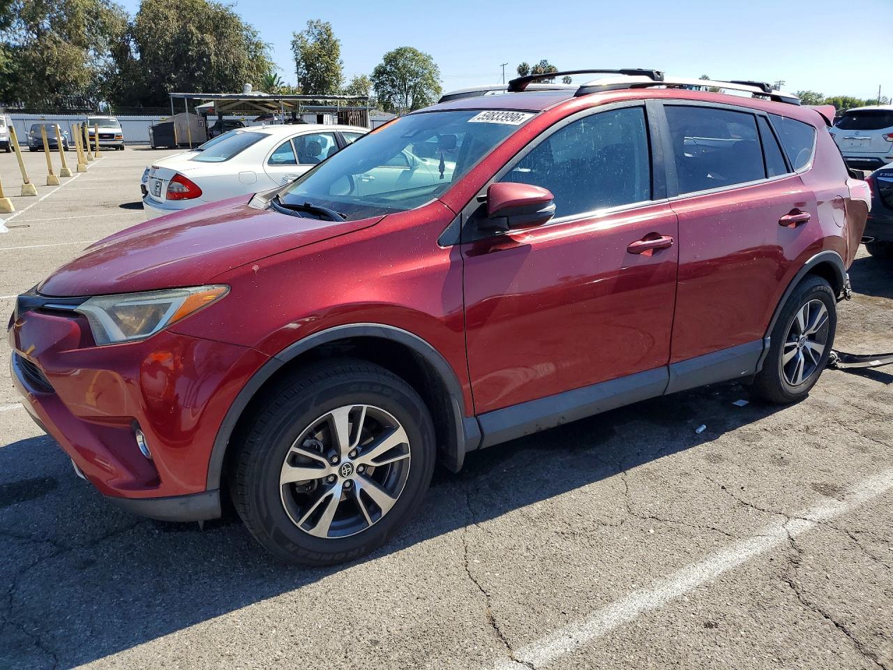 2018 Toyota RAV4 XLE, VIN 2T3WFREV3JW501513 — Rear end