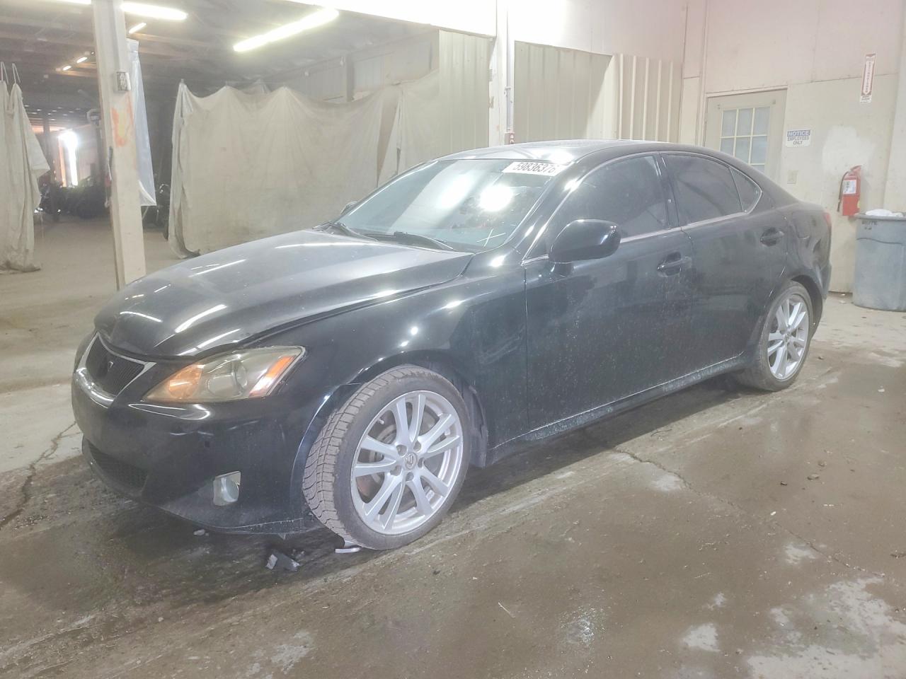 2006 Lexus IS 350, VIN JTHBE262465001046 — Перед