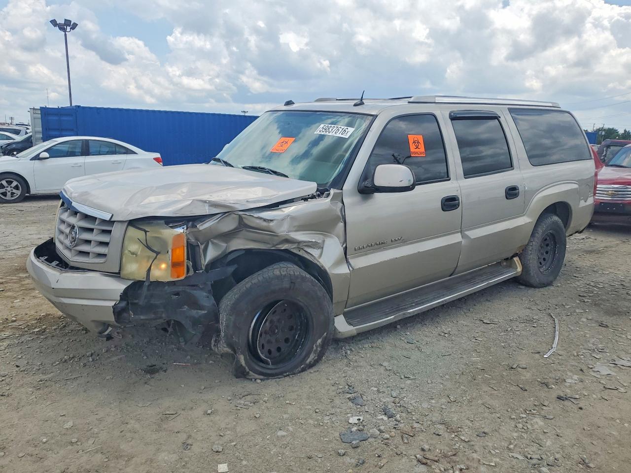 2004 Cadillac Escalade ESV, VIN 3GYFK66N24G206071 — Перед