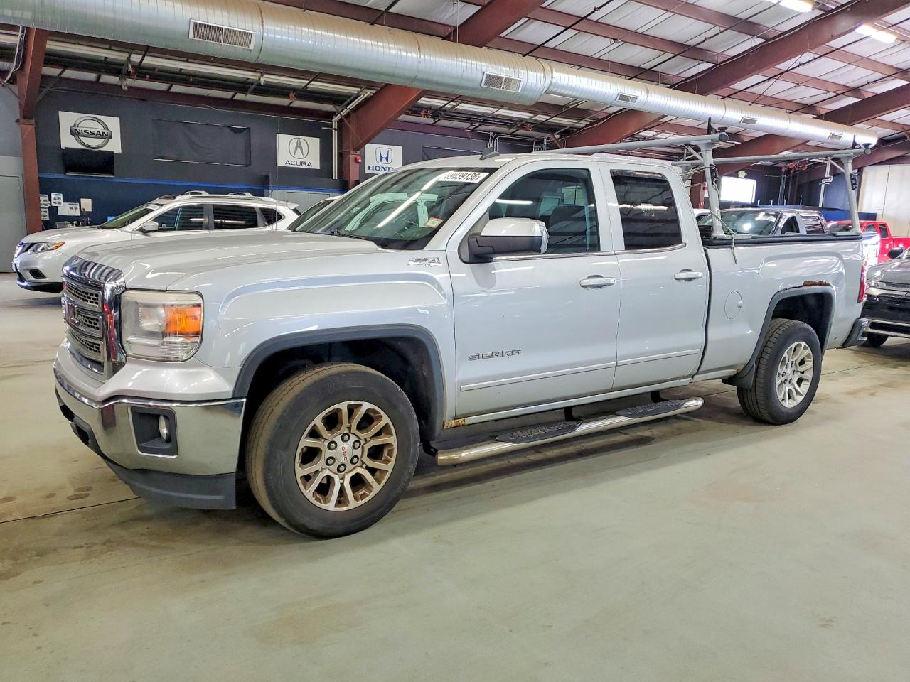2014 GMC Sierra 1500 SLE, VIN 1GTV2UEC4EZ223381 — Minor dents and scratches