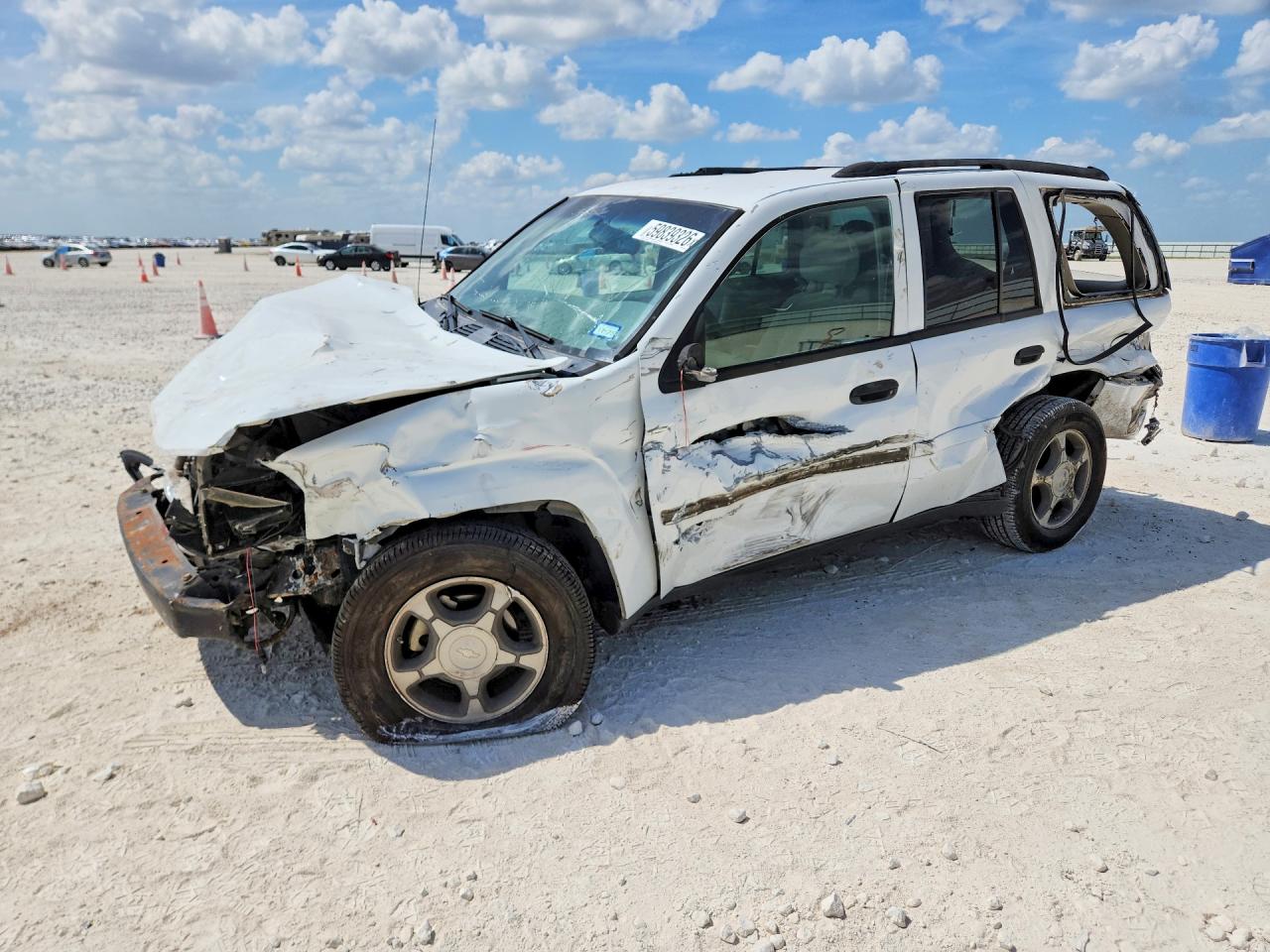 2007 Chevrolet TrailBlazer LS, VIN 1GNDS13S372111632 — Side
