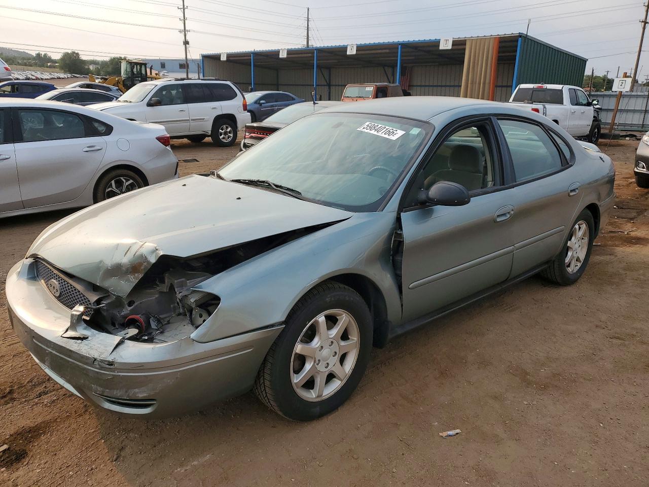 2005 Ford Taurus SE, VIN 1FAFP53U05A116114 — Front end