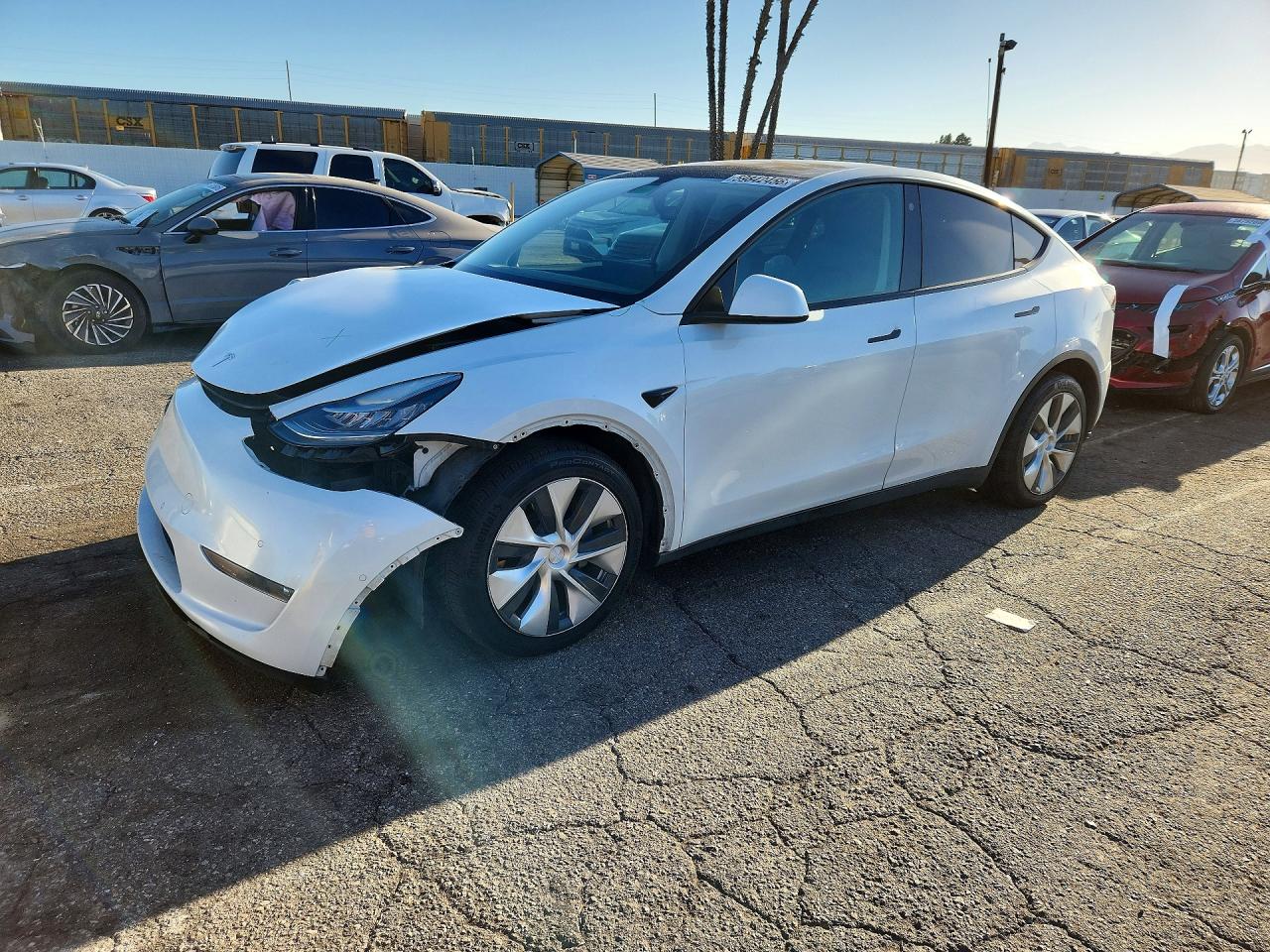 2021 Tesla Model Y Long Range, VIN 5YJYGDEE0MF271027 — Front end