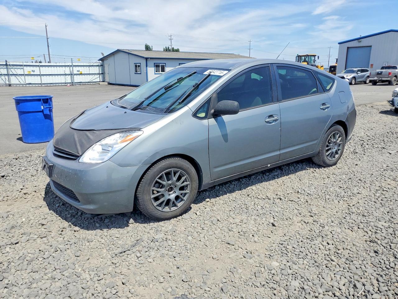 2005 Toyota Prius, VIN JTDKB22U853069796 — Side