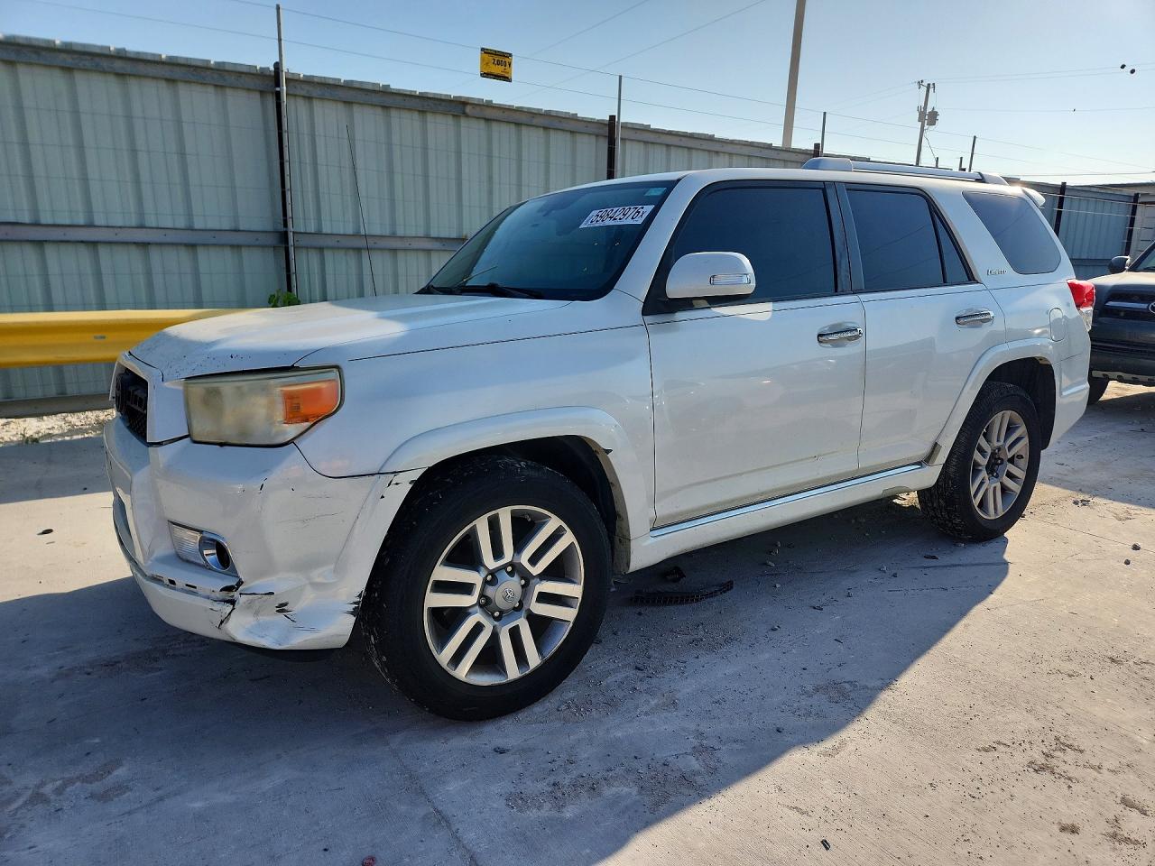 2010 Toyota 4Runner SR5, VIN JTEZU5JR5A5002025 — Front end