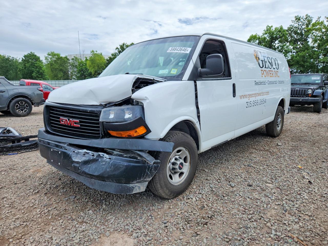 2020 GMC Savana Cargo, VIN 1GTW7BFPXL1139623 — Front end