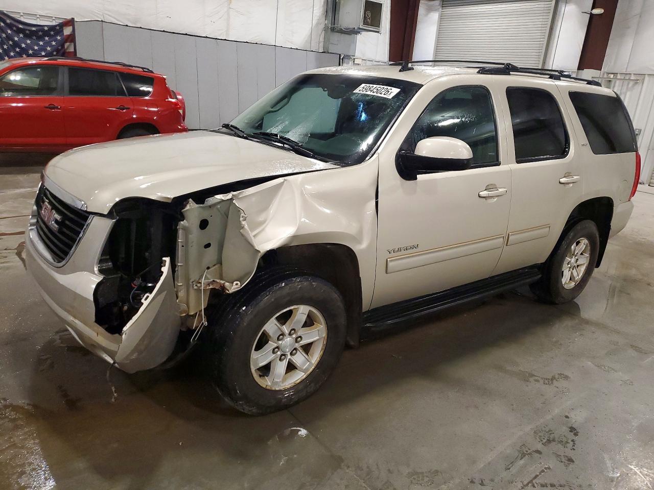 2014 GMC Yukon SLT, VIN 1GKS2CE02ER223516 — Front end