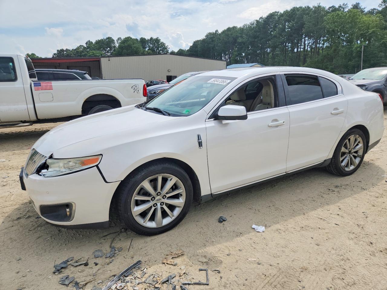 2011 Lincoln MKS, VIN 1LNHL9ER2BG610638 — Перед