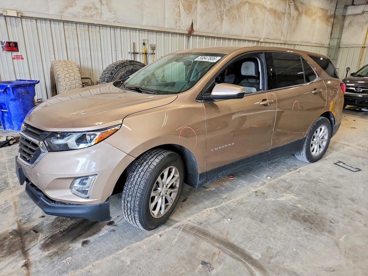 2018 Chevrolet Equinox LT, VIN 2GNAXJEVXJ6243387 — Front end