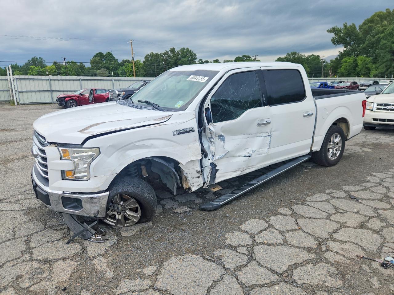 2016 Ford F-150 XL, VIN 1FTEW1CF2GFA12247 — Бок