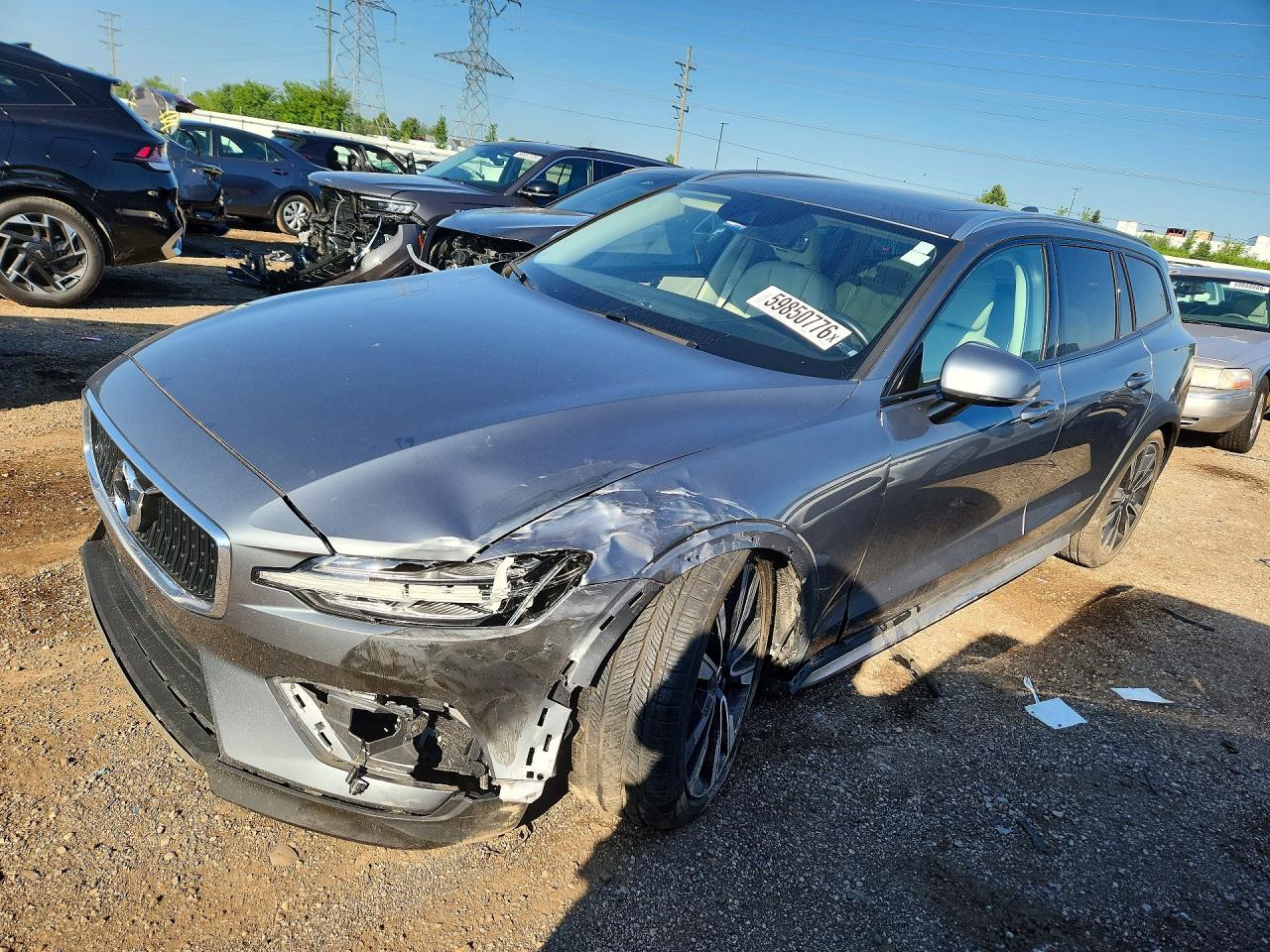 2020 Volvo V60, VIN YV4102WK3L1044949 — Front end