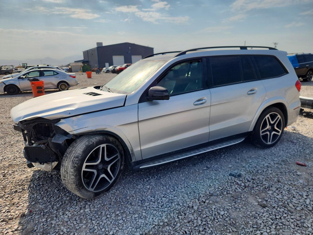 2017 Mercedes-Benz GLS 550, VIN 4JGDF7DE4HA942049 — Перед