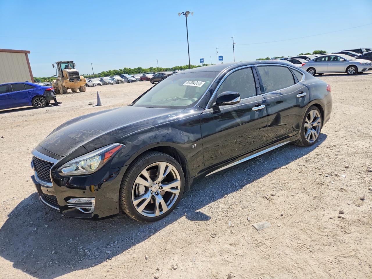 2019 Infiniti Q70 Luxe, VIN JN1BY1PP8KM685230 — Side
