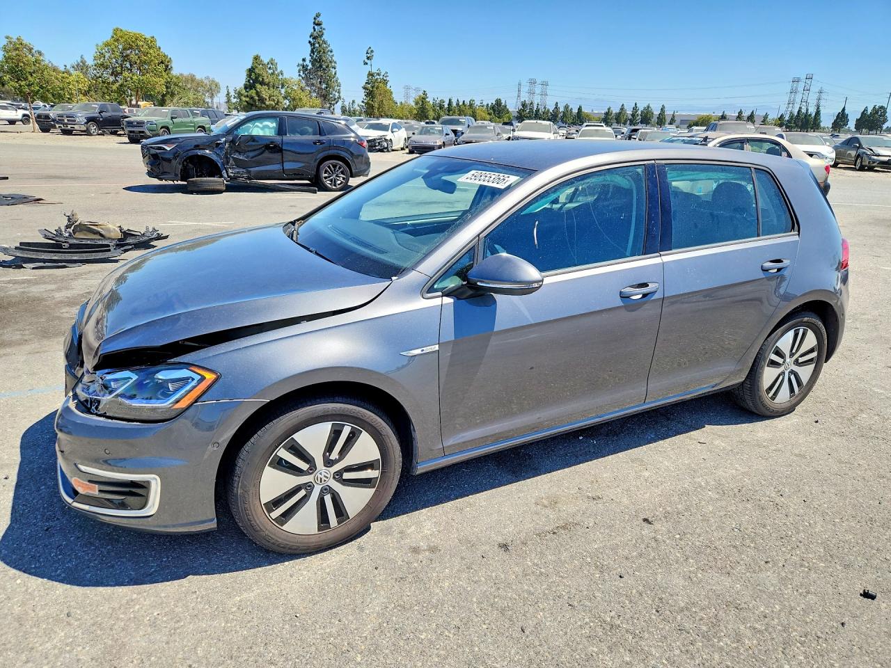 2019 Volkswagen Golf SEL Premium, VIN WVWPR7AU6KW911951 — Front end